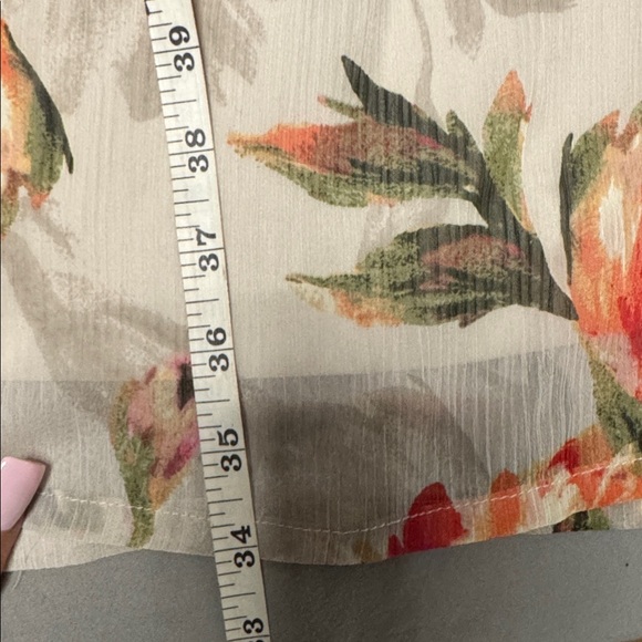 Floral tunic top​ - Picture 7 of 8